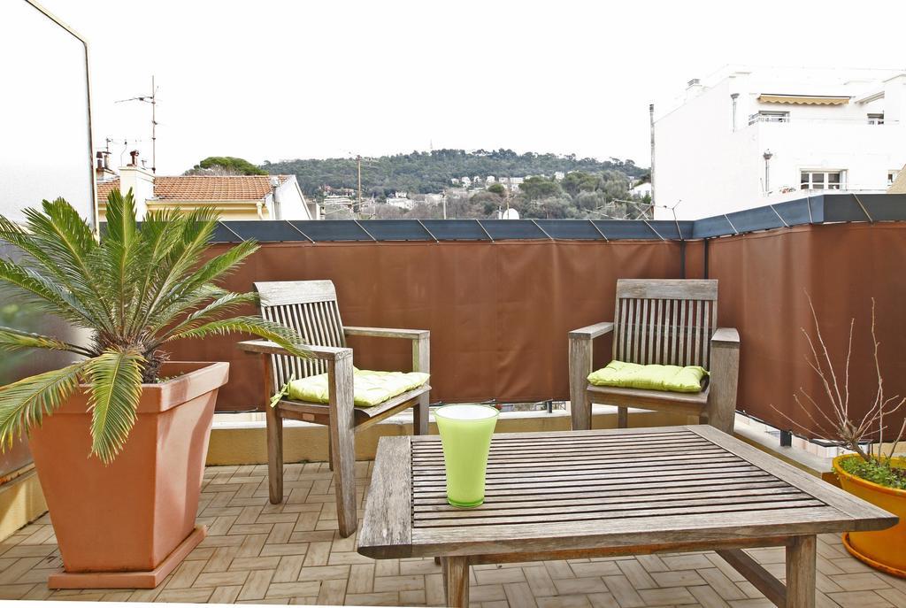 Appartement 6 Personnes Avec Terrasse Le Port Nice Room photo