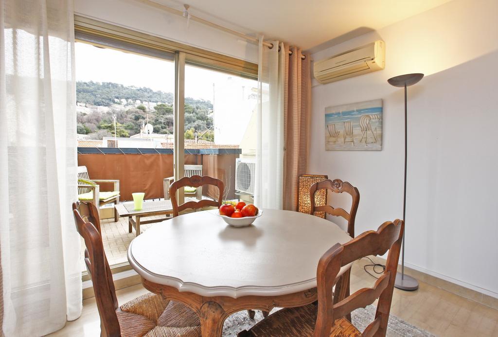 Appartement 6 Personnes Avec Terrasse Le Port Nice Room photo