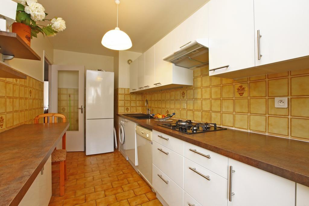 Appartement 6 Personnes Avec Terrasse Le Port Nice Room photo