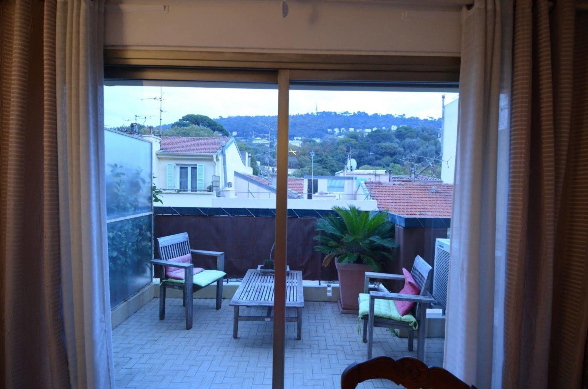 Appartement 6 Personnes Avec Terrasse Le Port Nice Exterior photo